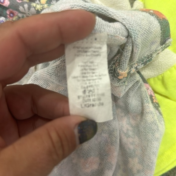 143 Story by Lineup Neon and Floral V-Neck Blouse.  Sz L - Picture 8 of 8